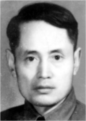 李何林 